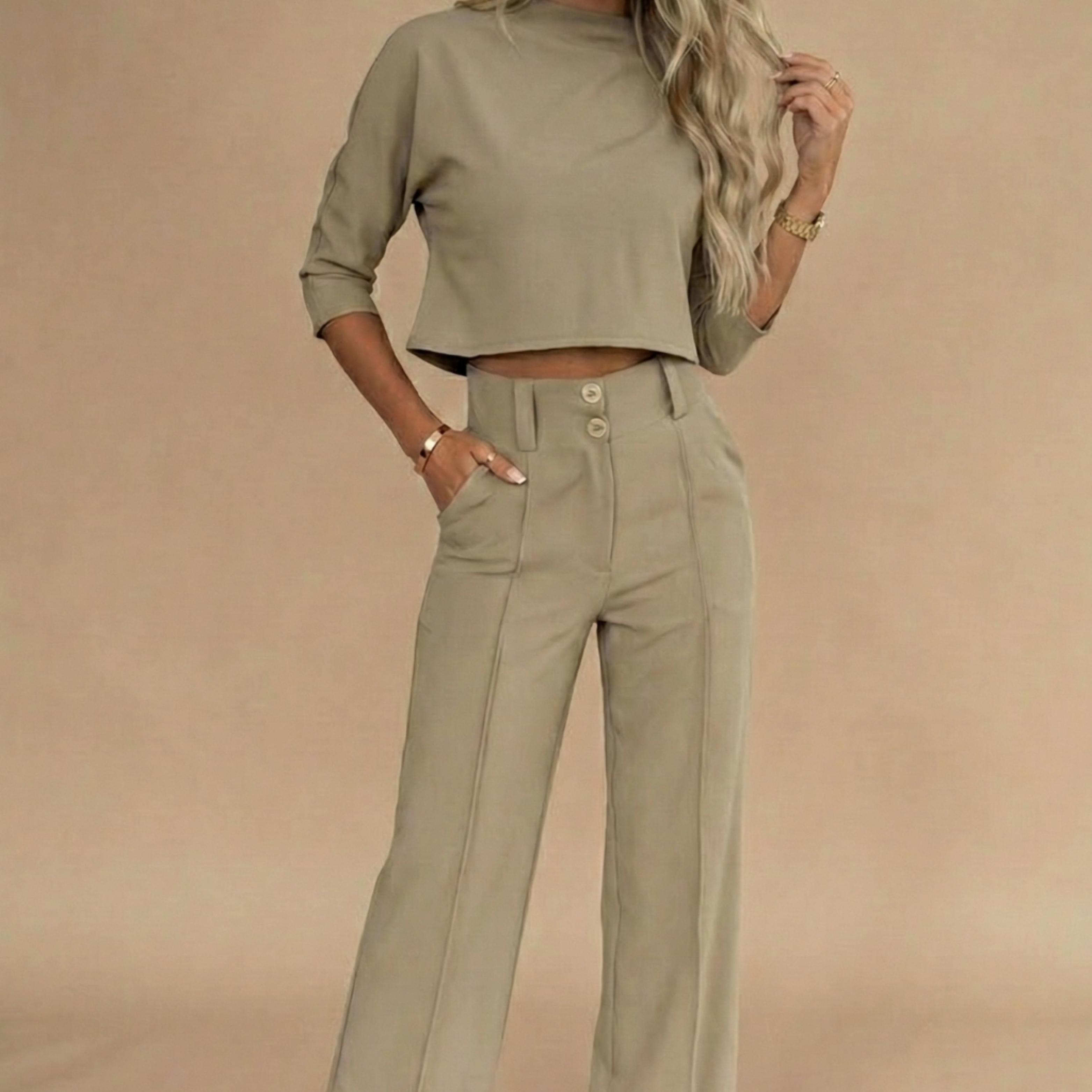 Women’s Cropped Two-Piece Set – Long Sleeve Crop Top and High-Waisted Trousers for Smart Casual Styling