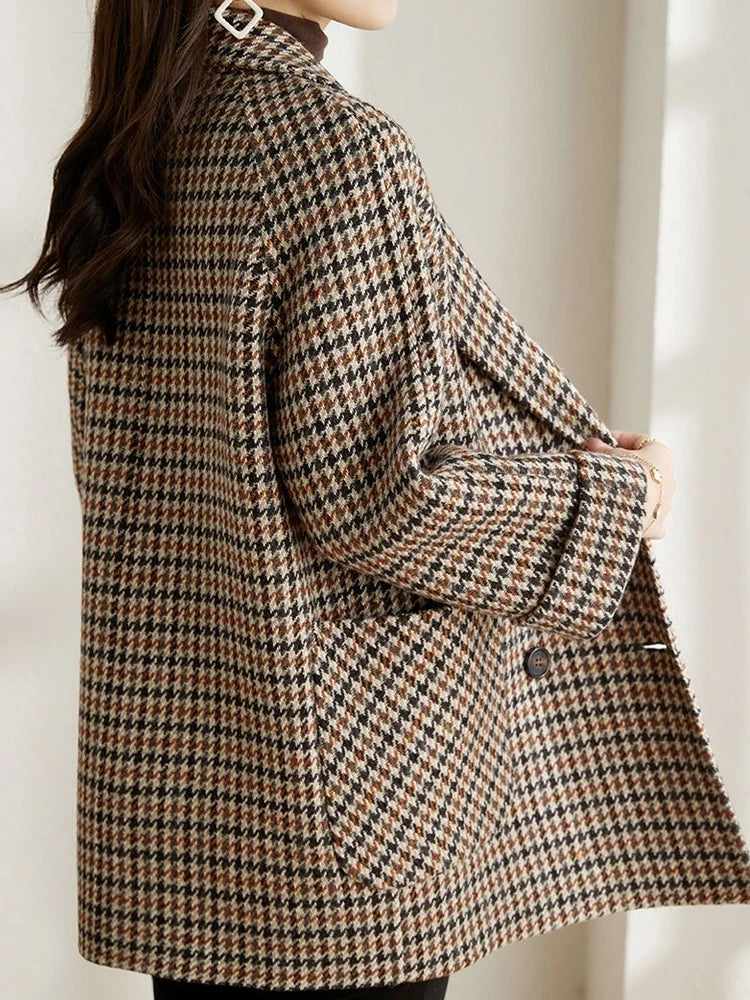 Women’s Long Checkered Blazer – Classic Autumn Winter Style