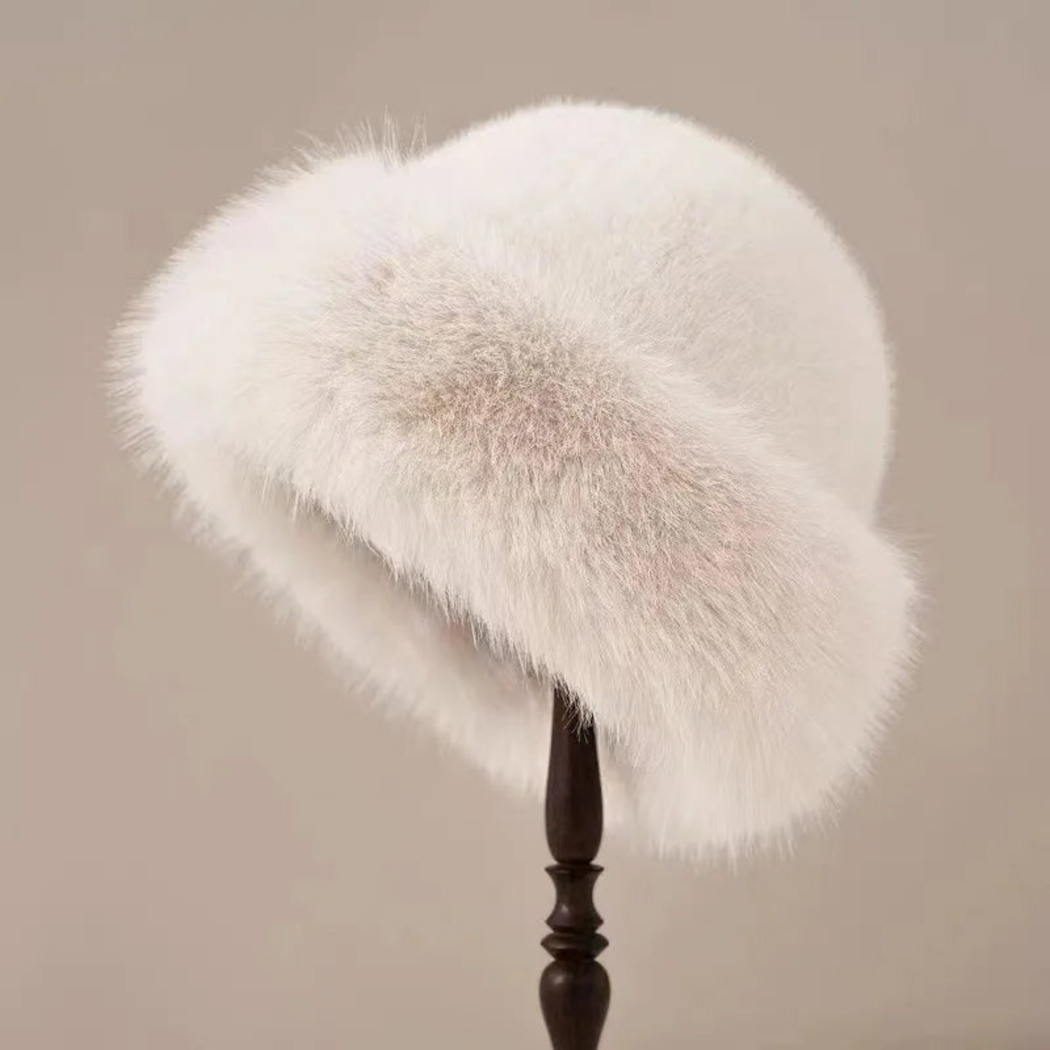 Women’s Vintage Faux Fur Hat – Elegant Winter Headwear