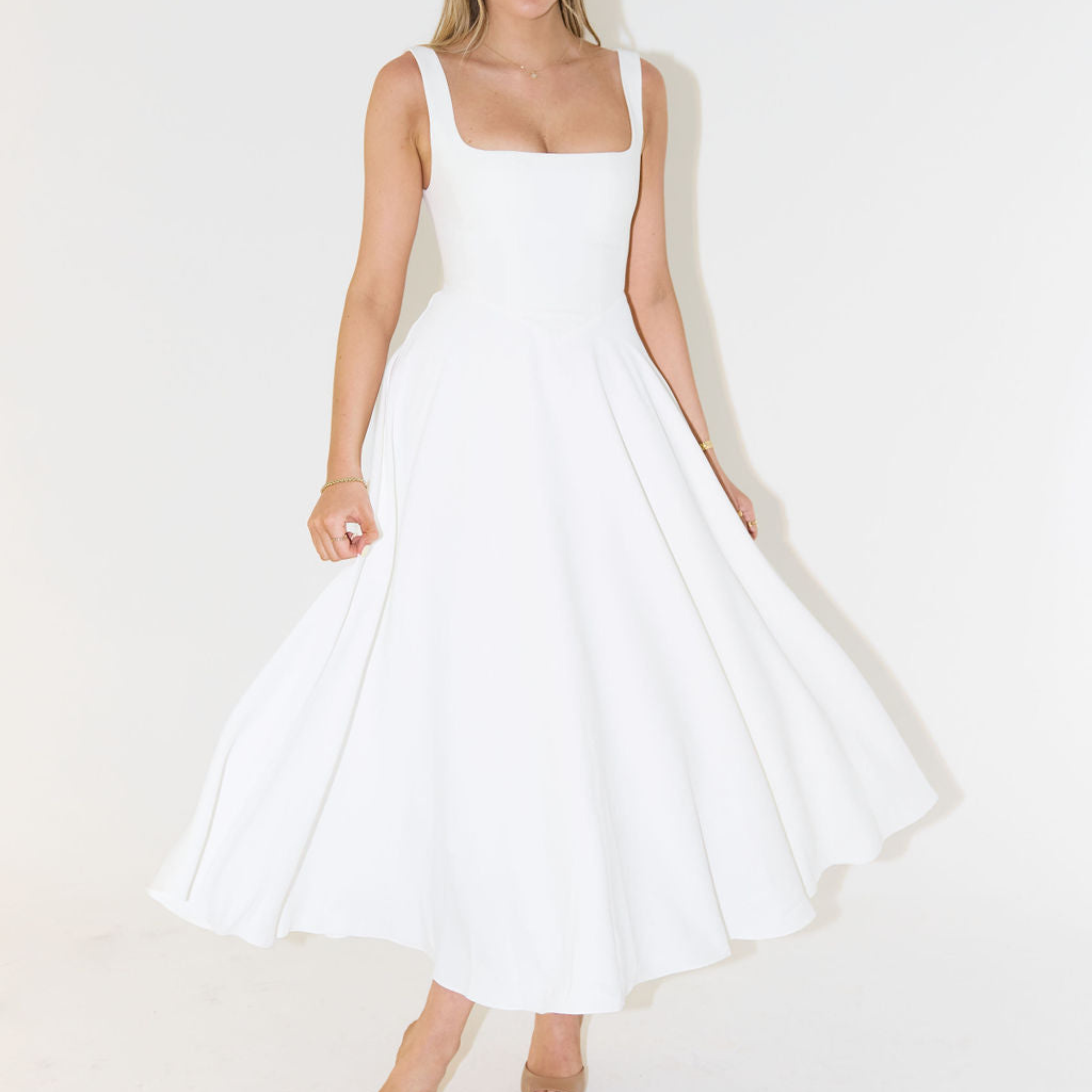 Women’s Midi Dress – Flattering Fit – Cinched Waist – Flowing Silhouette